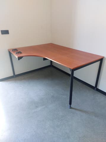 Hoekbureau met verlangstuk - Ideaal voor thuiskantoor