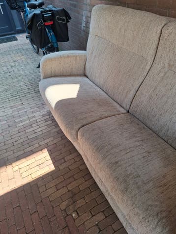 Comfortabele 2-zitsbank met verstelbare diepte zitting