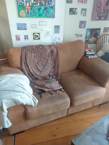 Gratis Bank/ Free sofa