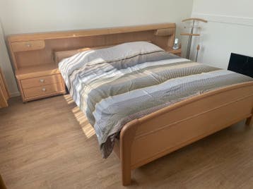 2 persoonsbed met linnenkast gratis