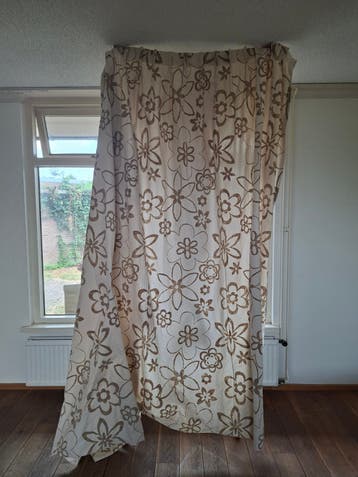 4 paar gordijnen met bloemmotief