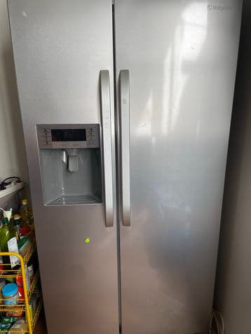 Hotpoint Amerikaanse Koelkast met Water- en IJsdispenser