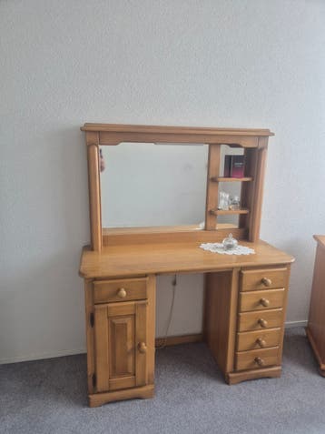 Houten kaptafel met spiegel en lades