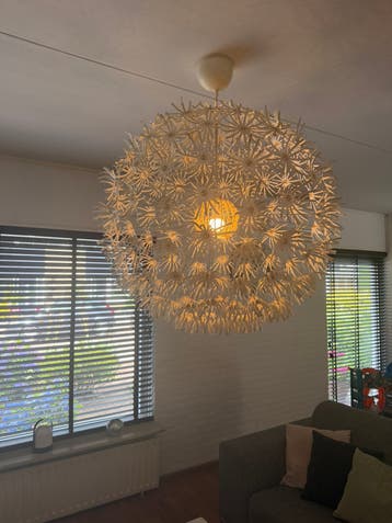Gratis: 2 x Ikea Maskros lamp