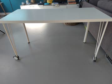 Witte tafel met wieltjes - Ideaal als bureau of eettafel
