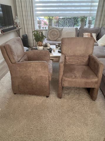 gratis! 4 comfortabele fauteuils in bruin suède-look