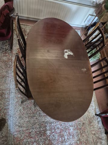 Tafel en stoelen uit Engeland
