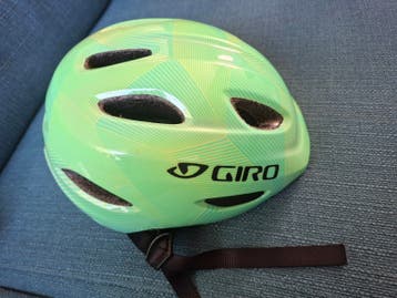 Gratis -->Giro fietshelm voor peuter/dreumes
