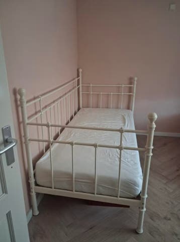 Gratis Ikea bed wit
