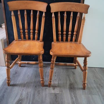 2 stoelen en 1 bankje