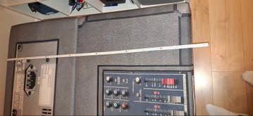Unieke bank met DJ-mixer design en opbergruimte
