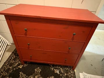 Hemnes rode ladekast met 3 laden - Gebruikt