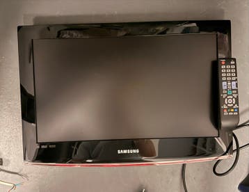 Samsung LE22B450C4W 22 inch LCD TV