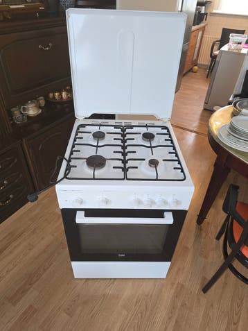 Gasfornuis met oven - gratis af te halen