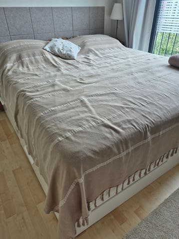 Tweepersoonsbed met opbergruimte - Gratis!!