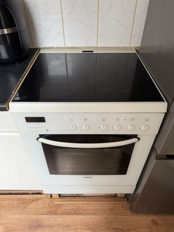 Bosch keramisch kookplaat met ingebouwde oven