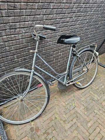 Damesfiets - gratis op te halen - oud ijzer