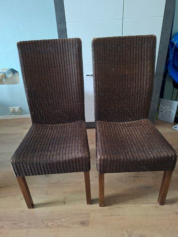 4 leuke eettafel stoelen