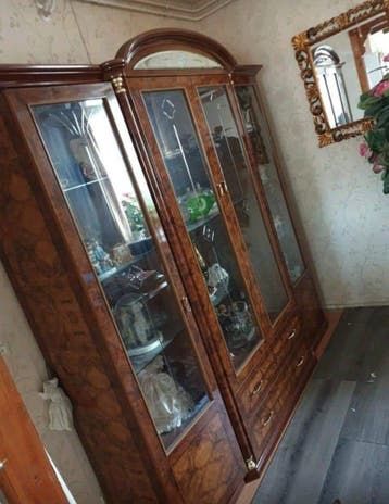moet weg Italiaanse hoogglans set Dressoir, vitrinekast, sal