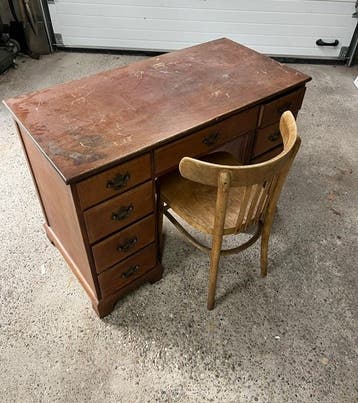bureau met stoel