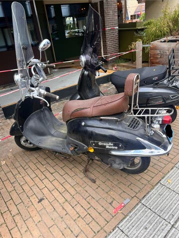 Gratis scooter uit 2013 – opknapper / voor onderdelen
