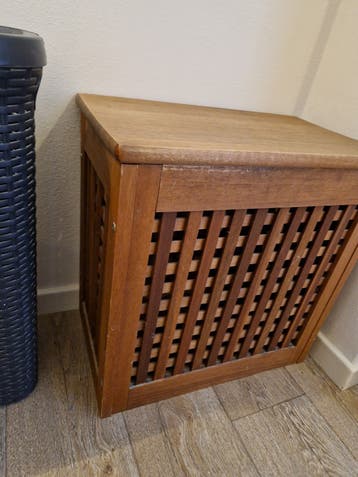 Houten wasmand met deksel