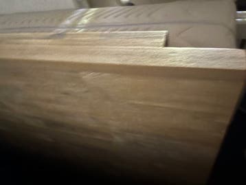 Hoge eettafel met barkrukken    Gratis