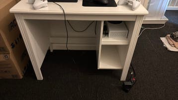 Bureau smal model, ideaal voor kleinere kamers