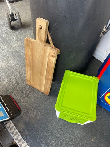 Gratis: Houten snijplank en vershoudbakje