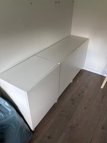 Gratis af te halen: IKEA Besta kast met 3 vakken