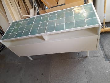 TV kast met zellig tegels