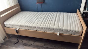 Eenpersoonsbed met verstelbare lattenbodem ZONDER matras