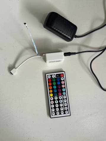 230V naar 12V omvormer met LED strip controller en remote