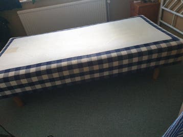Gratis: Hastens bed 2.10cm x 1.05cm, lees tekst hieronder