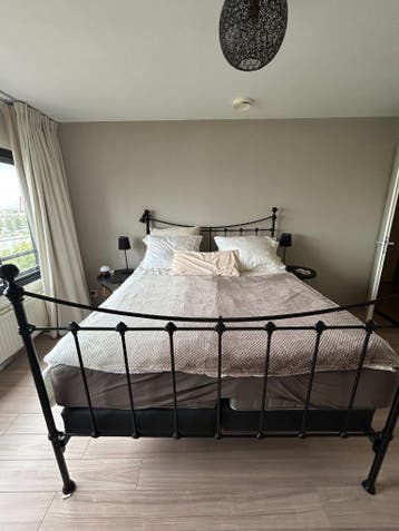 2 persoons boxspring (gratis af te halen)