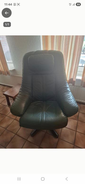Comfortabele groene leren fauteuil, draaibaar 2 stuks