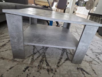 GRATIS!! Salontafel 68x68x41 cm met beschadiging