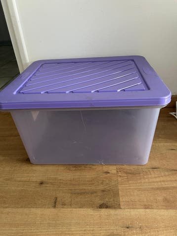 Gratis opbergbox met paarse deksel