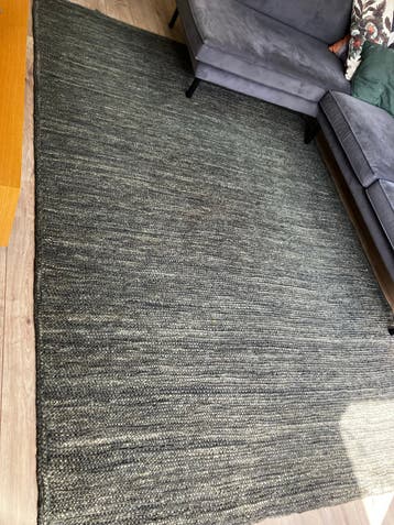 Groot donkergroen vloerkleed 200x300cm met grove structuur