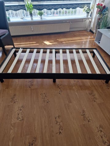 Eenpersoons bedframe met lattenbodem - Zwart