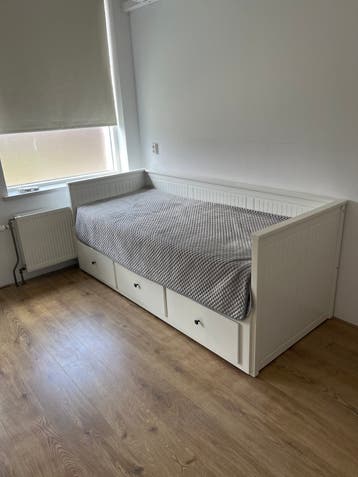 IKEA HEMNES bedbank met 3 lades en 2 matrassen