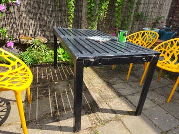 Zwarte houten tuintafel - inklapbaar