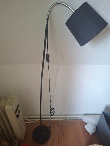 Eenvoudige staande lamp met flexibele arm