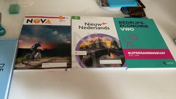Gratis verscheidene schoolboeken. Vwo 2, vwo 4 en vwo 6