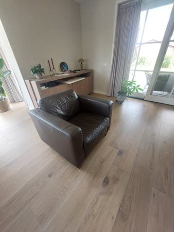 Comfortabele bruine leren fauteuil