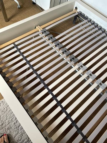 Wit tweepersoonsbed met lattenbodem (excl. matras)