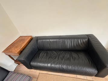 Gratis: Leren bank, slaapbank, salon tafel en kastje
