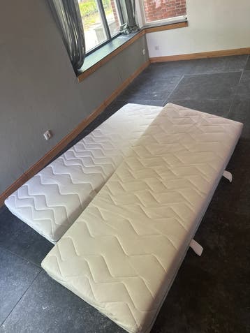 Matrassen met toppers 80x200 - Gratis af te halen zsm