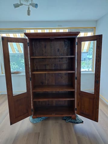 Massief houten kast 196 x101 cm