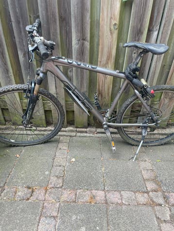 Gratis mountainbike ( vastgeroest)